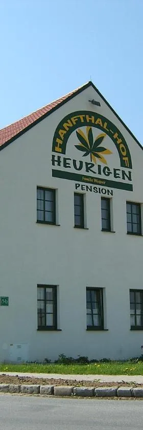 Hanfthal-Hof，位于塔亚河畔拉镇的酒店