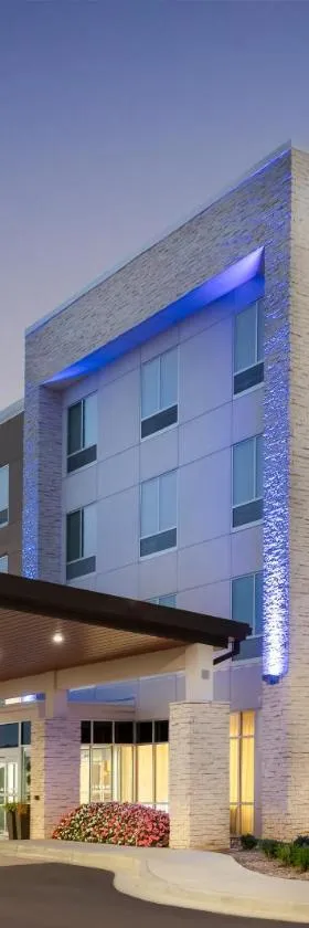 Holiday Inn Express Calhoun South by IHG，位于卡尔霍恩的酒店