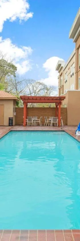 La Quinta by Wyndham Lake Charles - Westlake，位于Westlake的酒店
