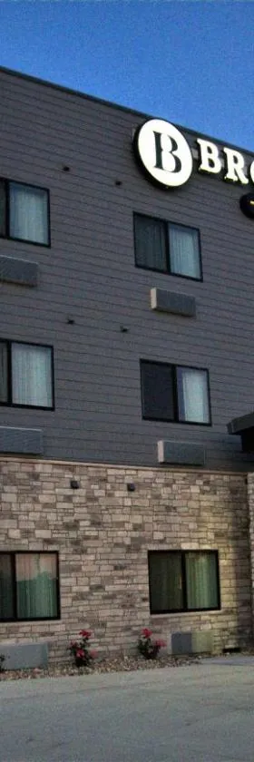 Brookstone Inn & Suites，位于道奇堡的酒店