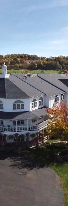 Inn at Amish Door，位于Wilmot的酒店