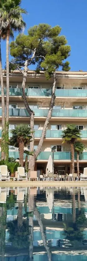 Hotel Canada Palace，位于卡拉费尔的酒店
