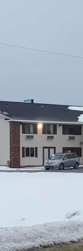 Super 8 by Wyndham Plover Stevens Point Area，位于Plover的酒店