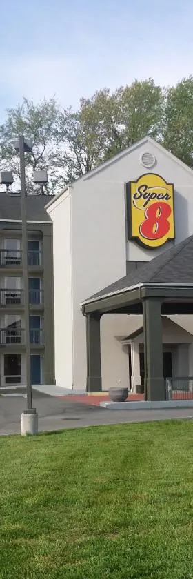 皮格佛格速8酒店 - 埃摩特街，位于鸽子谷的酒店