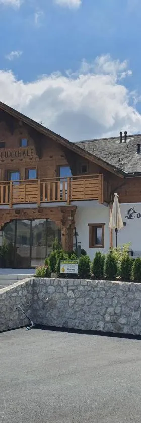 Le Vieux Chalet，位于Crésuz的酒店