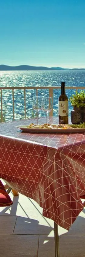 Apartments Podvorac，位于特里班的酒店
