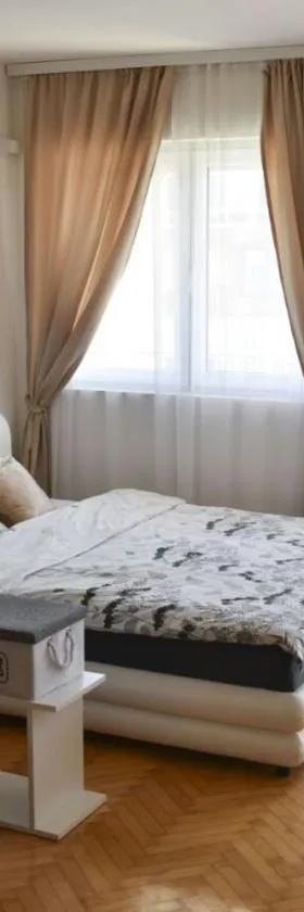 Luna apartman，位于布尔奇科的酒店