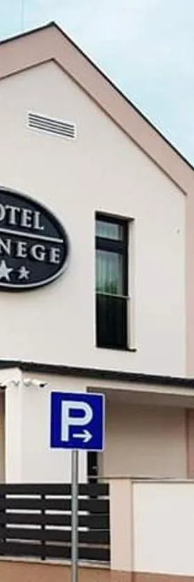 Hotel Czinege & Étterem，位于Kóka的酒店