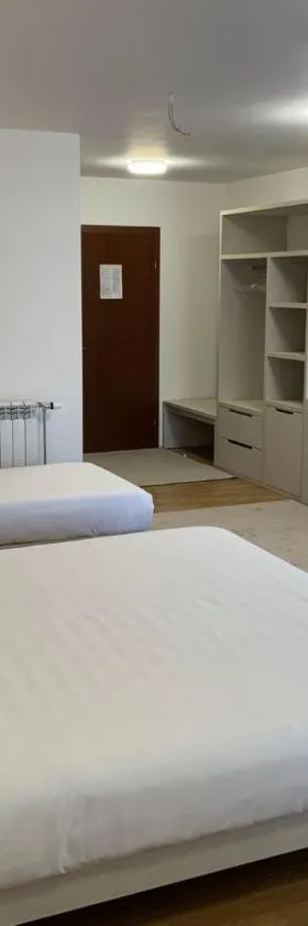 Royal L Hotel，位于Carev Dvor的酒店
