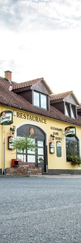 Penzion Zlaté Slunce，位于Chocenice的酒店