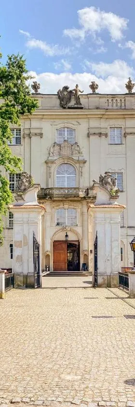 Hotel Zamek Królewski w Rydzynie，位于Rydzyna的酒店