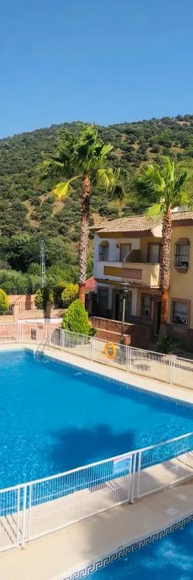 Casa Rural las Rosas de Benaojan，位于贝瑙汉的酒店