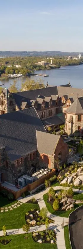 The Abbey Inn & Spa，位于皮克斯基尔的酒店