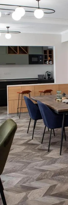 Duett - Urban Rooms，位于杰尔的酒店