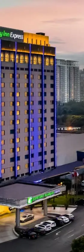 河南中州智选假日酒店，位于郑州的酒店