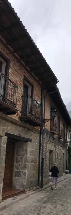 La Plaza Vieja，位于Cuevas del Valle的酒店