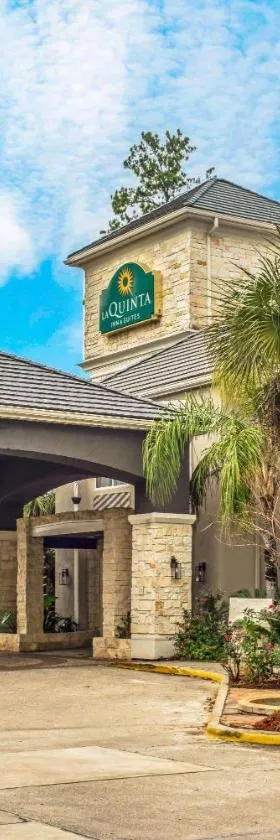 La Quinta Inn & Suite Kingwood Houston IAH Airport 53200，位于金伍德的酒店
