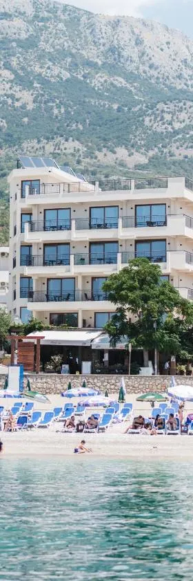 Sunset Hotel，位于多布拉沃达的酒店