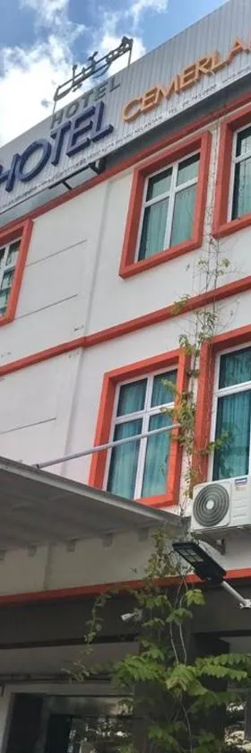 W Hotel Cemerlang，位于哥打巴鲁的酒店