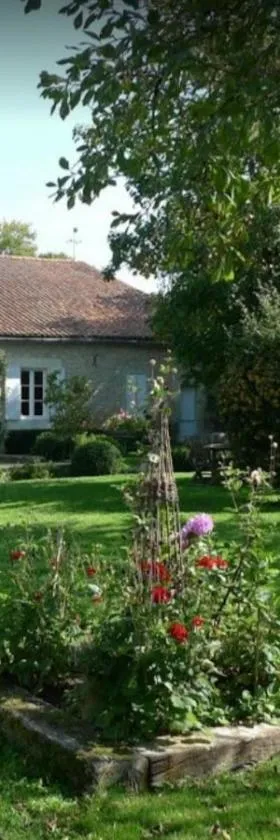 Chambre d'hôtes à Mignaloux-Beauvoir- le Thil，位于米尼亚卢博瓦尔的酒店