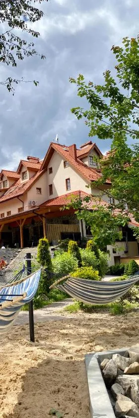 Hotel Fero Lux，位于科尔别卢夫的酒店