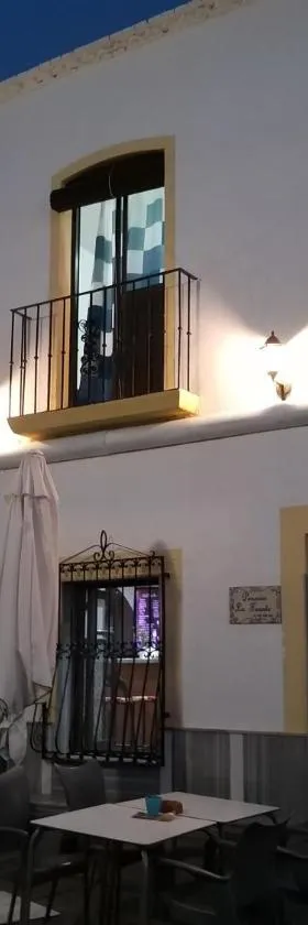PENSION LA FUENTE，位于Abrucena的酒店