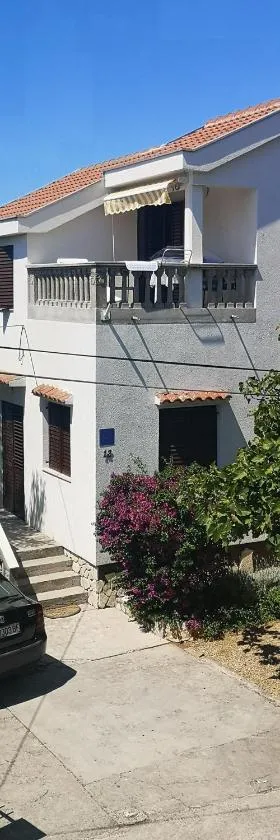 Apartmani Pilon，位于泽德瑞拉克的酒店