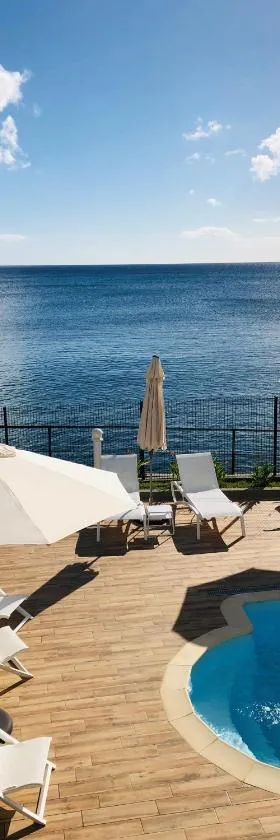 Hotel Pelican，位于舍尔谢的酒店