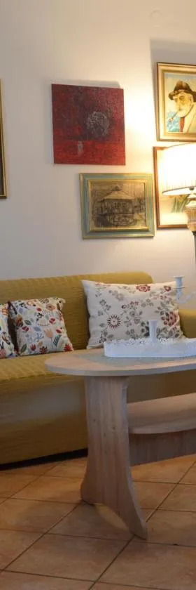 Apartments Lucija，位于斯里马的酒店