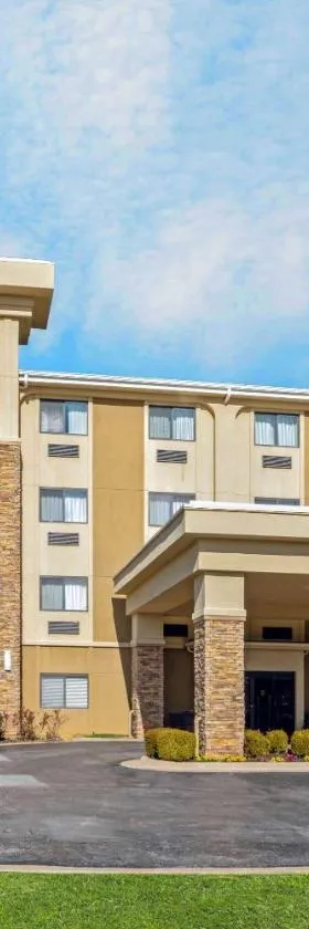 La Quinta by Wyndham Midwest City - Tinker AFB，位于米德韦斯特城的酒店