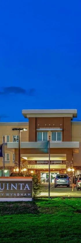 La Quinta by Wyndham Luling，位于Luling的酒店