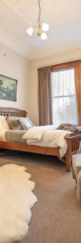 The Fern & Thistle Luxury Accommodation- Drinks, Hotpool, Sauna，位于巴尔克拉萨的酒店