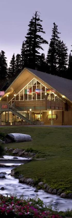 猛犸山旅馆，位于马姆莫斯湖的酒店