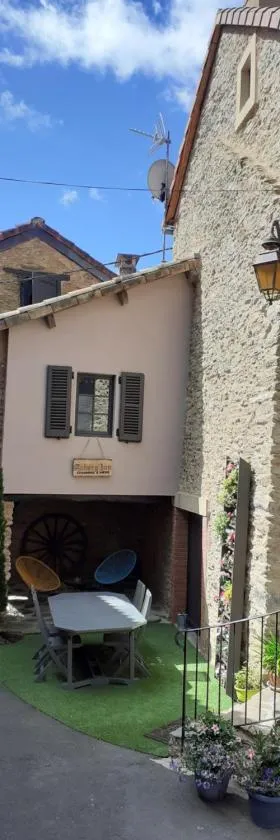 Chambres d'Hôtes Auberg'inn，位于Ambialet的酒店
