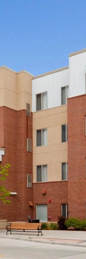 GrandStay Hotel & Suites Downtown Sheboygan，位于希博伊根的酒店