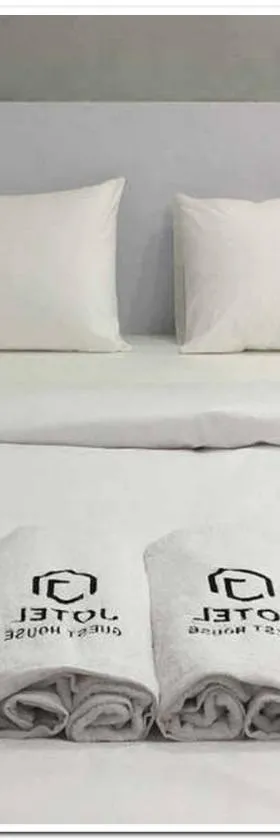 Jotel Guest House Mitra RedDoorz，位于Pulauberayan的酒店
