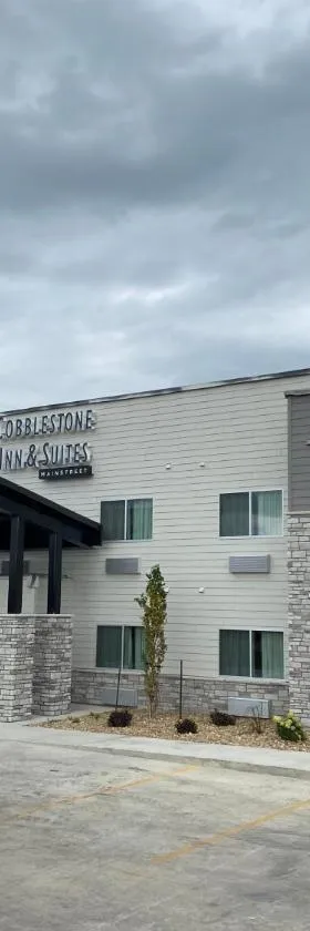 Cobblestone Inn & Suites - Forest City，位于Forest City的酒店