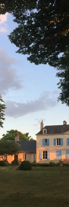 德宾泰木屋酒店，位于Lussault-sur-Loire的酒店