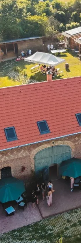 Natúra Panzió&Apartmanház，位于欧尔菲的酒店