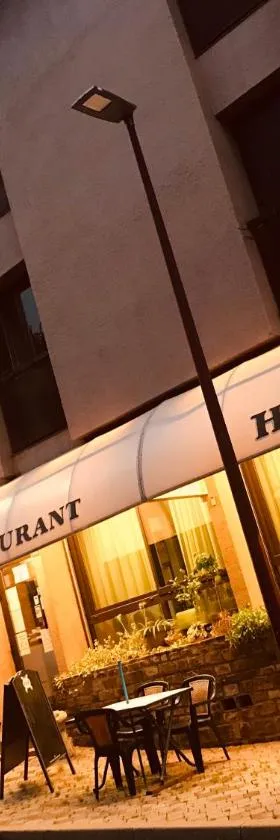 Hotel Restaurant L'AGAPANTHE，位于蓬德萨拉尔的酒店