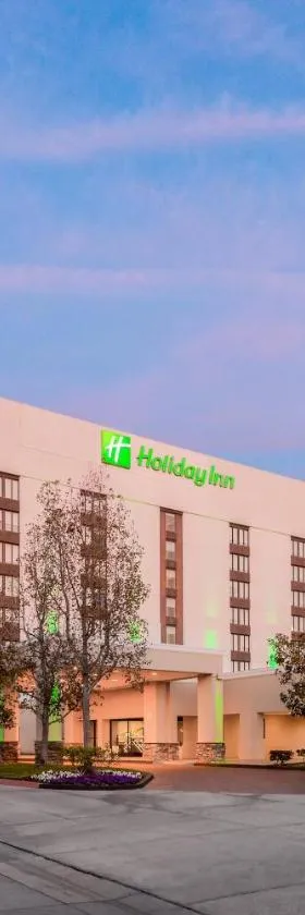 Holiday Inn La Mirada Buena Park by IHG，位于拉米拉达的酒店