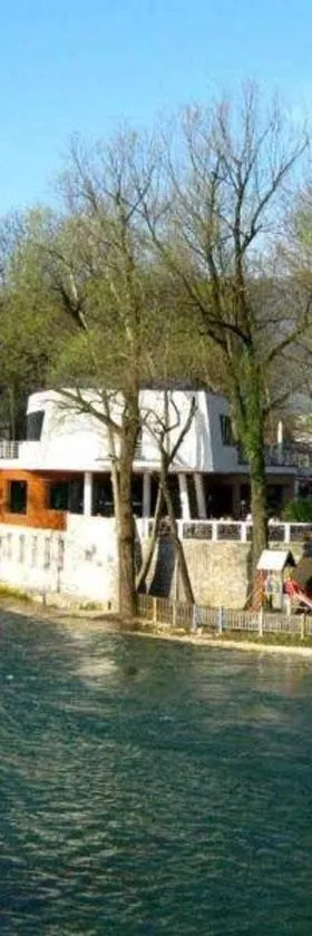 Hotel Paviljon，位于比哈奇的酒店