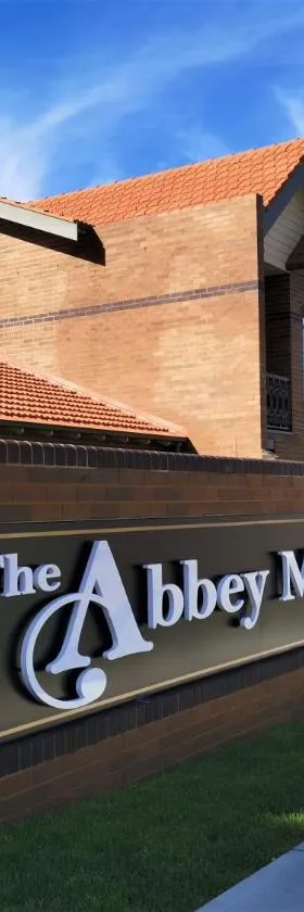 The Abbey Motel Goulburn，位于古尔本的酒店