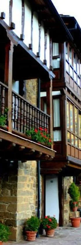 APARTAMENTOS LA COTERA - BARRIO DE ARRIBA segunda entrada 2，位于Cambarco的酒店