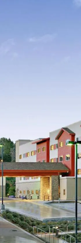 黑橡树度假酒店，位于Tuolumne的酒店