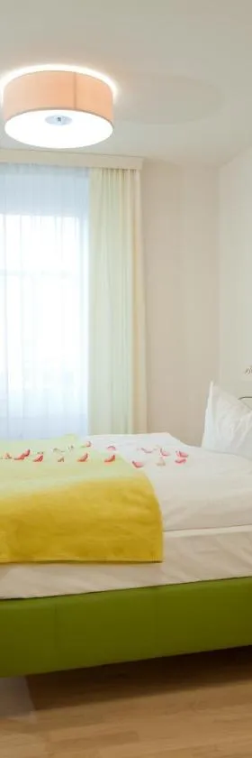 泽姆布劳豪斯餐厅旅馆，位于哈特贝格的酒店
