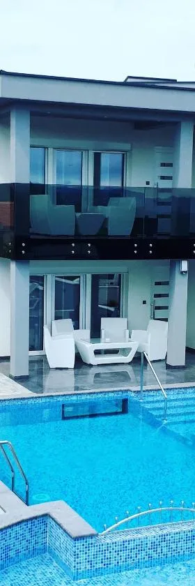 LUXURY VILLA BEGANOVIC-VRH，位于弗尔的酒店