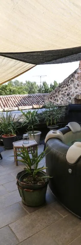 Maison atypique dans cité médiévale，位于Saint-Macaire的酒店