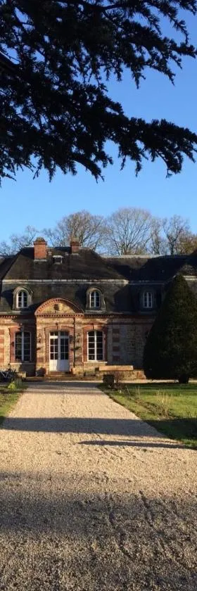 Chambres d'hôtes La Bourbelle，位于Neufmoutiers-en-Brie的酒店