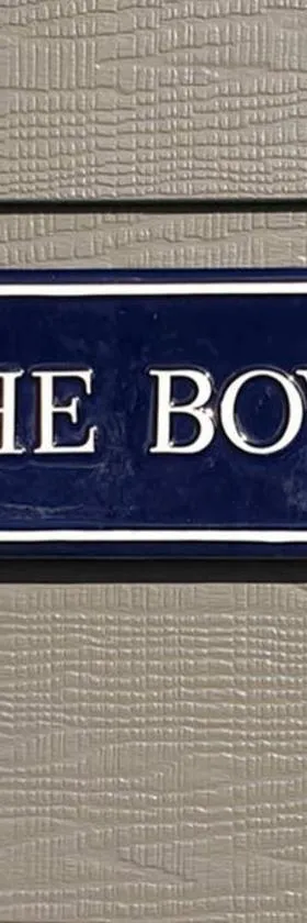 The Bower@ Kings Cottage，位于Uralla的酒店